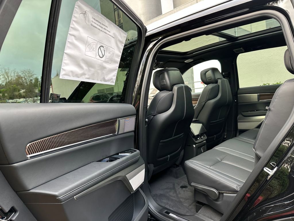 New 2026 Cadillac Vistiq Sport image 16