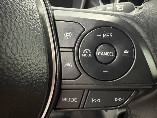 Used 2025 Toyota Corolla Cross XLE FWD image 16