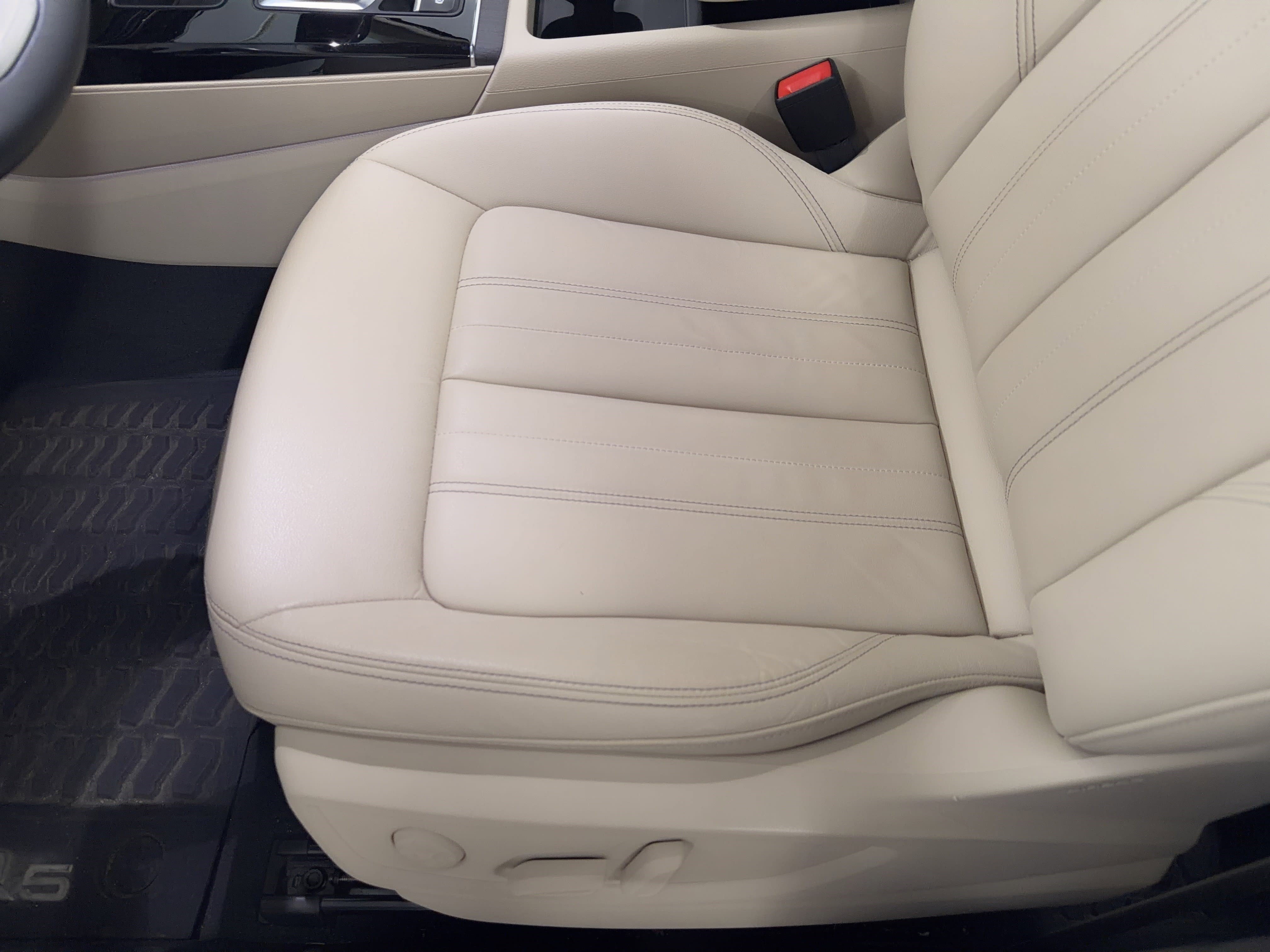 Used 2023 Audi Q5 2.0T Premium w/ Convenience Package AWD/4WD image 16