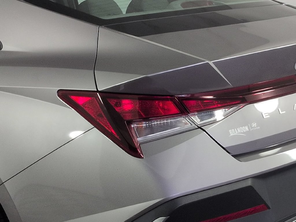 Used 2024 Hyundai Elantra SEL FWD image 9