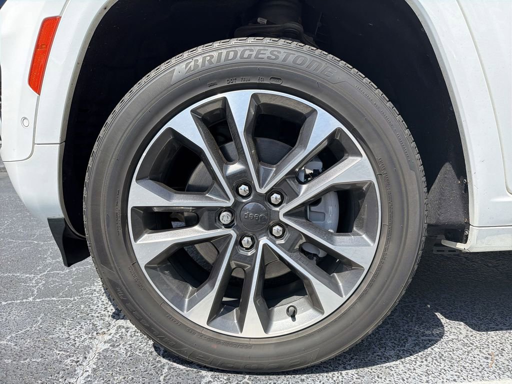 Used 2022 Jeep Grand Cherokee Overland w/ Advanced Protech Group III image 30