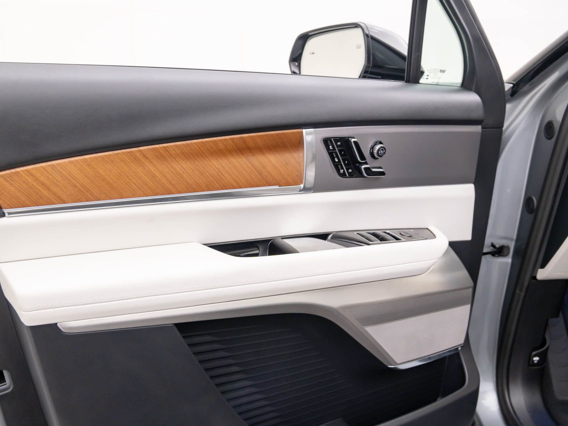 New 2026 Cadillac Vistiq Sport w/ LPO, Floor Liner Package image 13