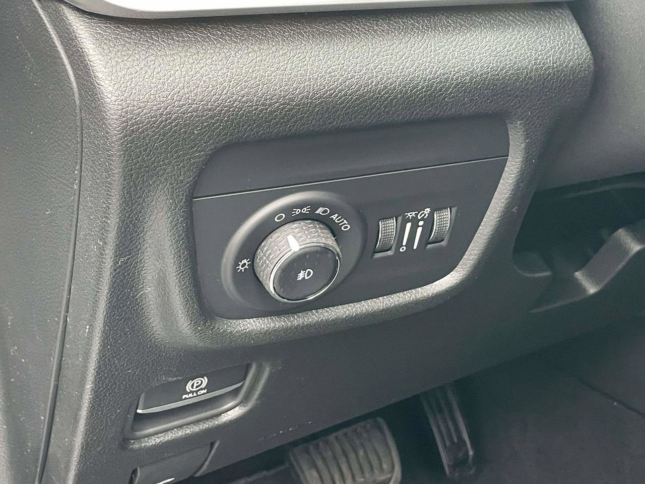 New 2025 Jeep Grand Cherokee L Limited image 32