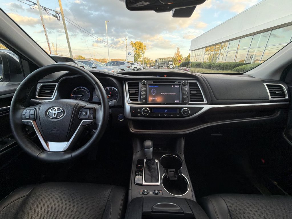 Used 2014 Toyota Highlander Limited Platinum AWD/4WD image 18