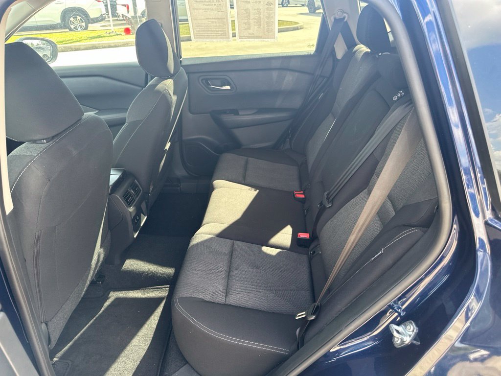 Used 2025 Nissan Rogue SV FWD image 27