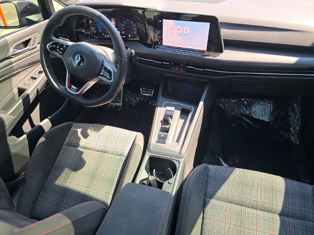 Certified 2022 Volkswagen GTI SE FWD image 29