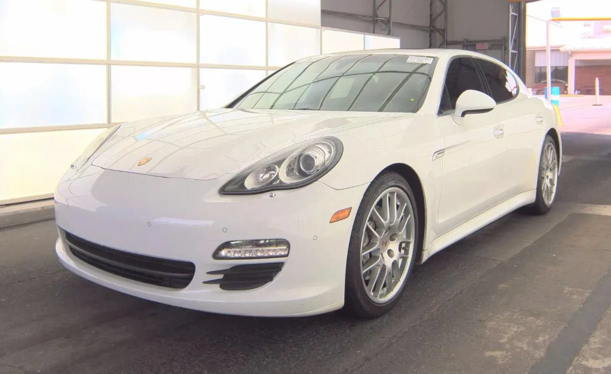 Used 2013 Porsche Panamera S RWD image 1