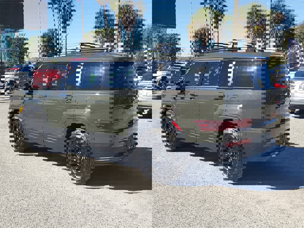 Used 2025 Hyundai Santa Fe XRT image 2