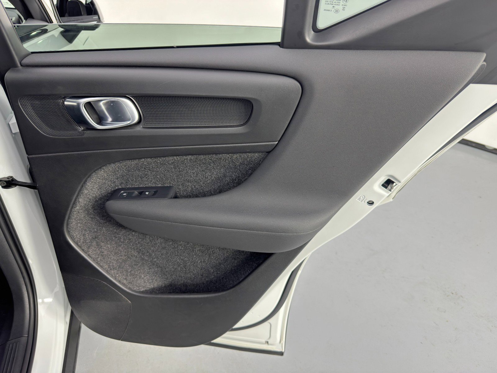 Used 2024 Volvo XC40 Recharge Plus w/ Protection Package Premier image 44