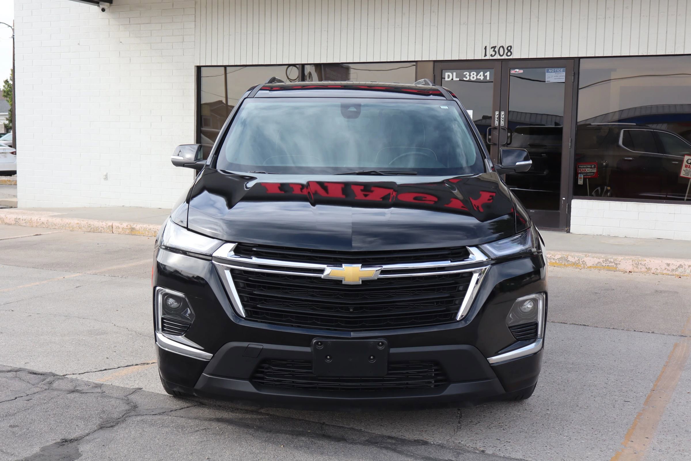 Used 2023 Chevrolet Traverse Premier image 3