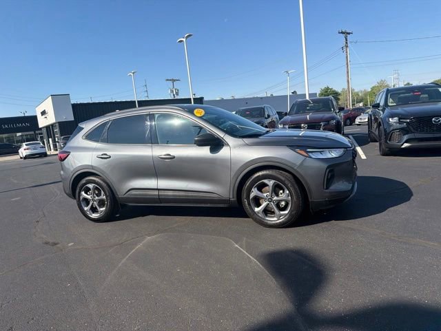 Used 2025 Ford Escape ST-Line FWD image 4
