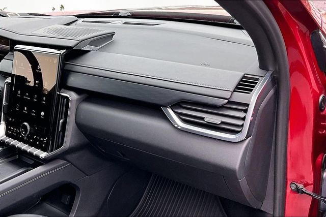 Used 2024 GMC Acadia Elevation image 16