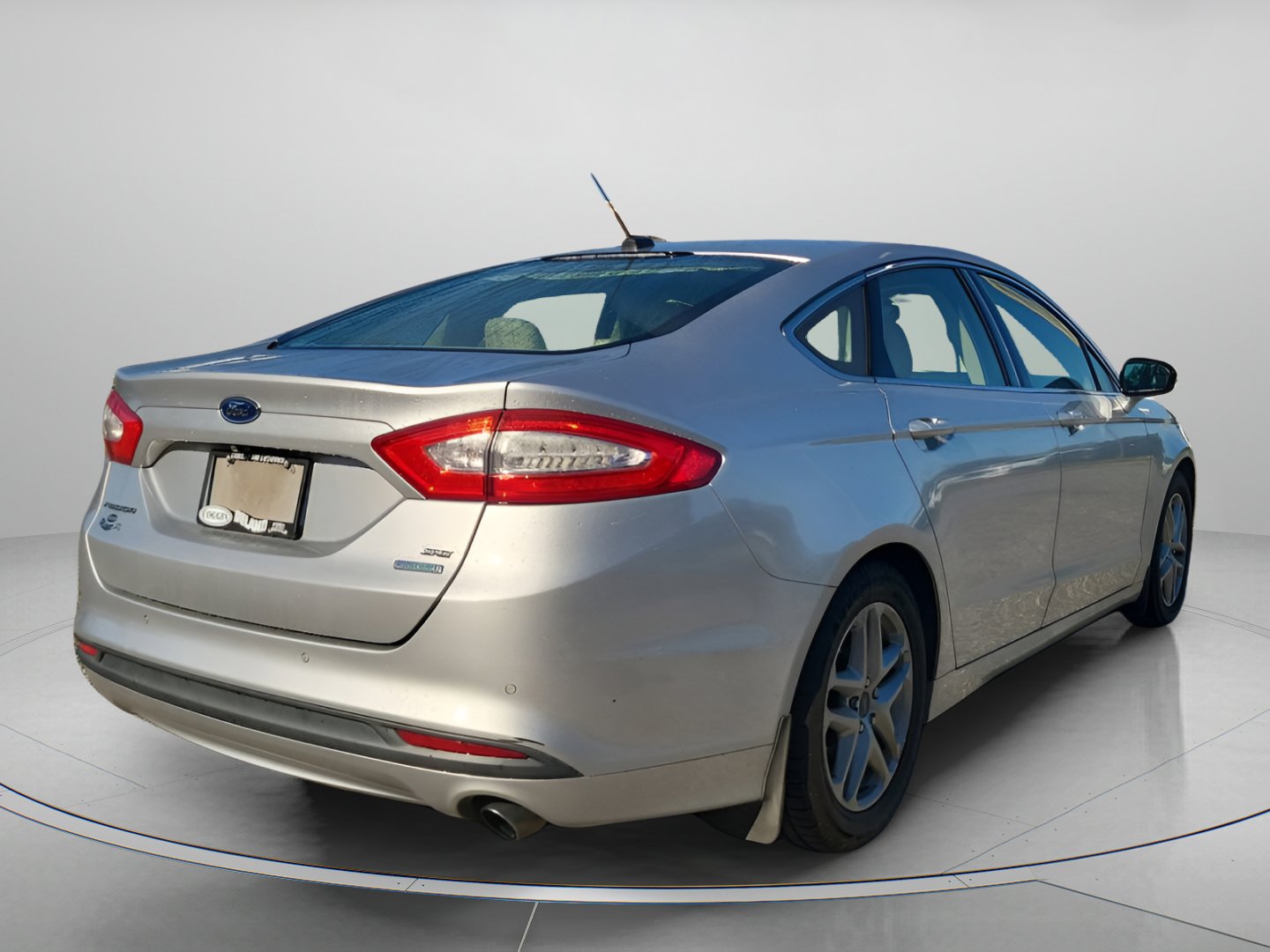 Used 2014 Ford Fusion SE w/ Equipment Group 202A image 3