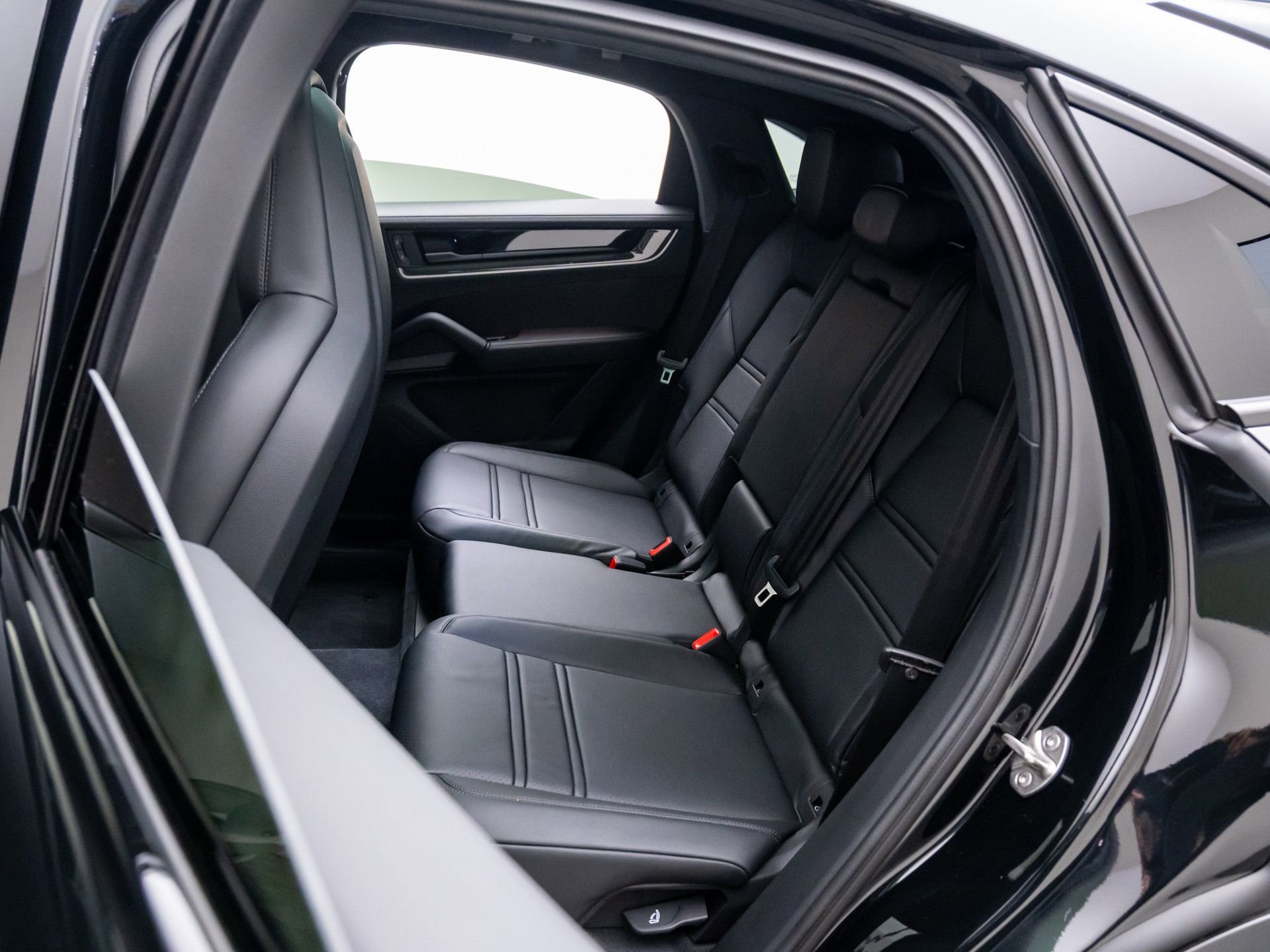 New 2026 Porsche Cayenne S image 17