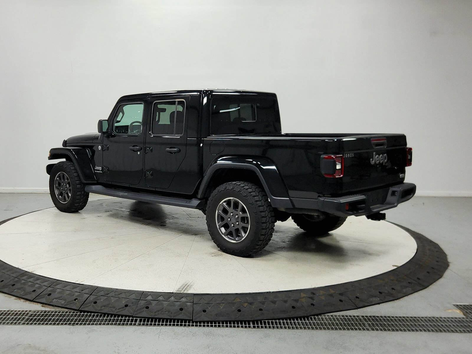Used 2022 Jeep Gladiator Overland w/ Popular Equipment Package AWD/4WD image 6