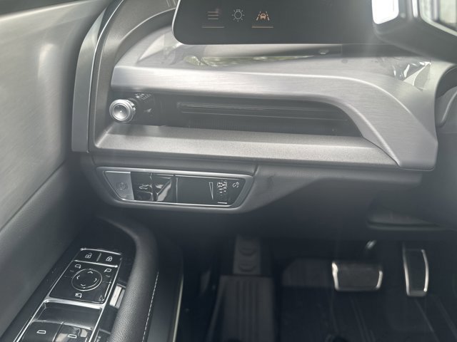 New 2026 Cadillac Vistiq Sport w/ LPO, Floor Liner Package image 14