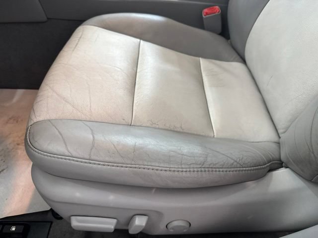 Used 2013 Toyota Camry XLE w/ Leather Pkg FWD image 7