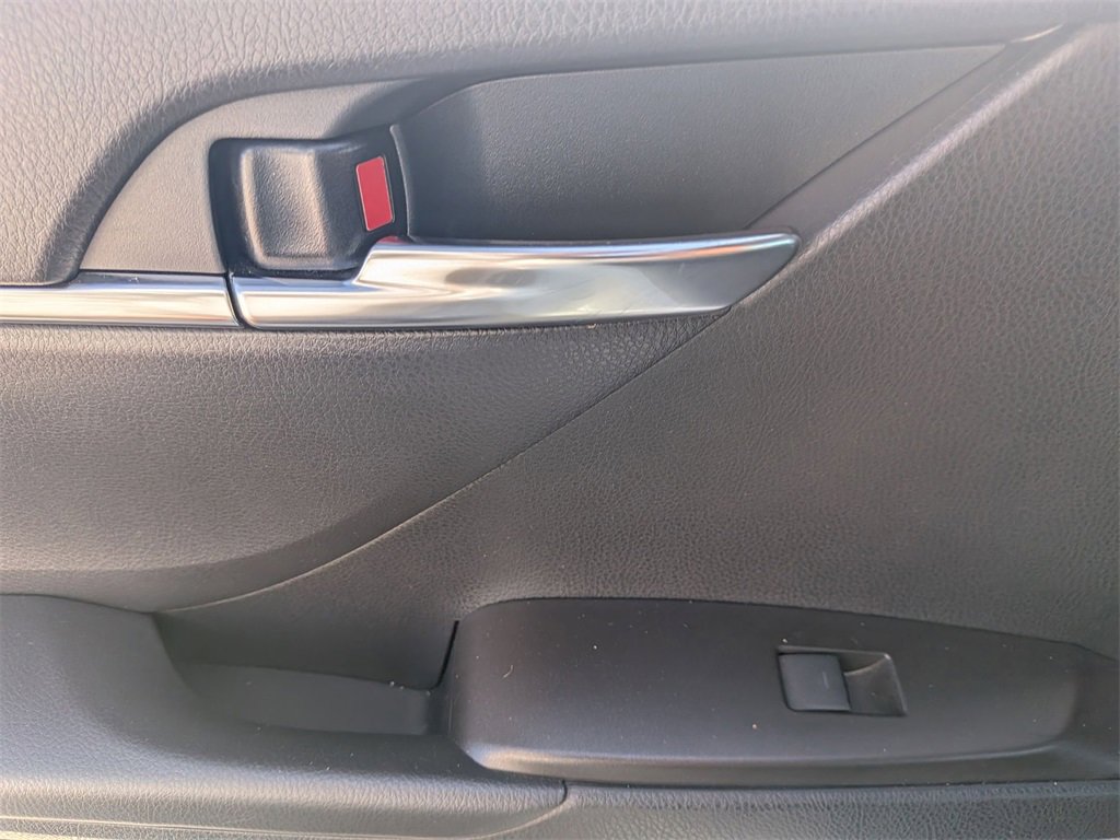 Used 2024 Toyota Camry SE image 27