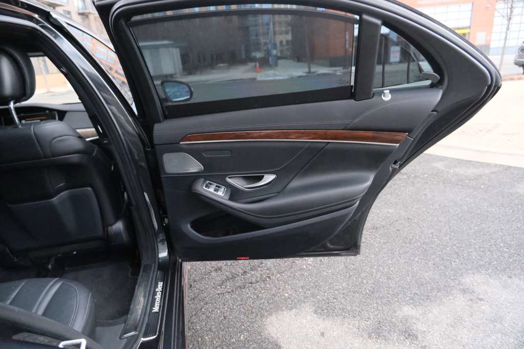Used 2016 Mercedes-Benz S 550 4MATIC Sedan image 28
