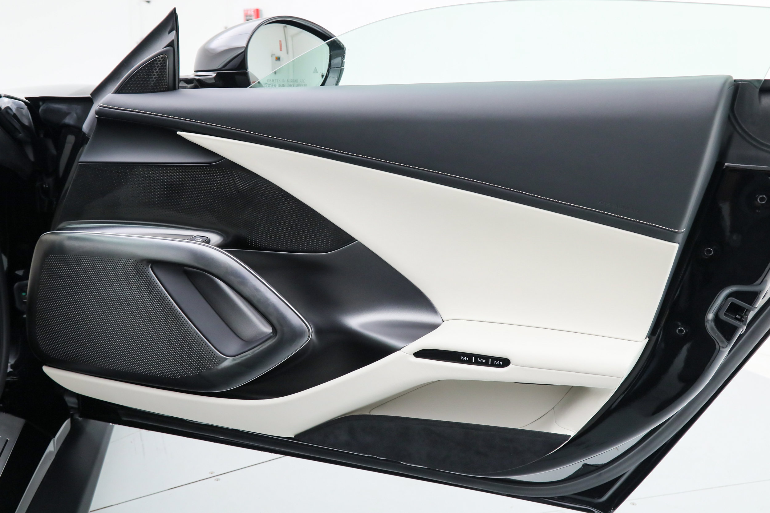 Certified 2025 Ferrari 12Cilindri RWD image 22