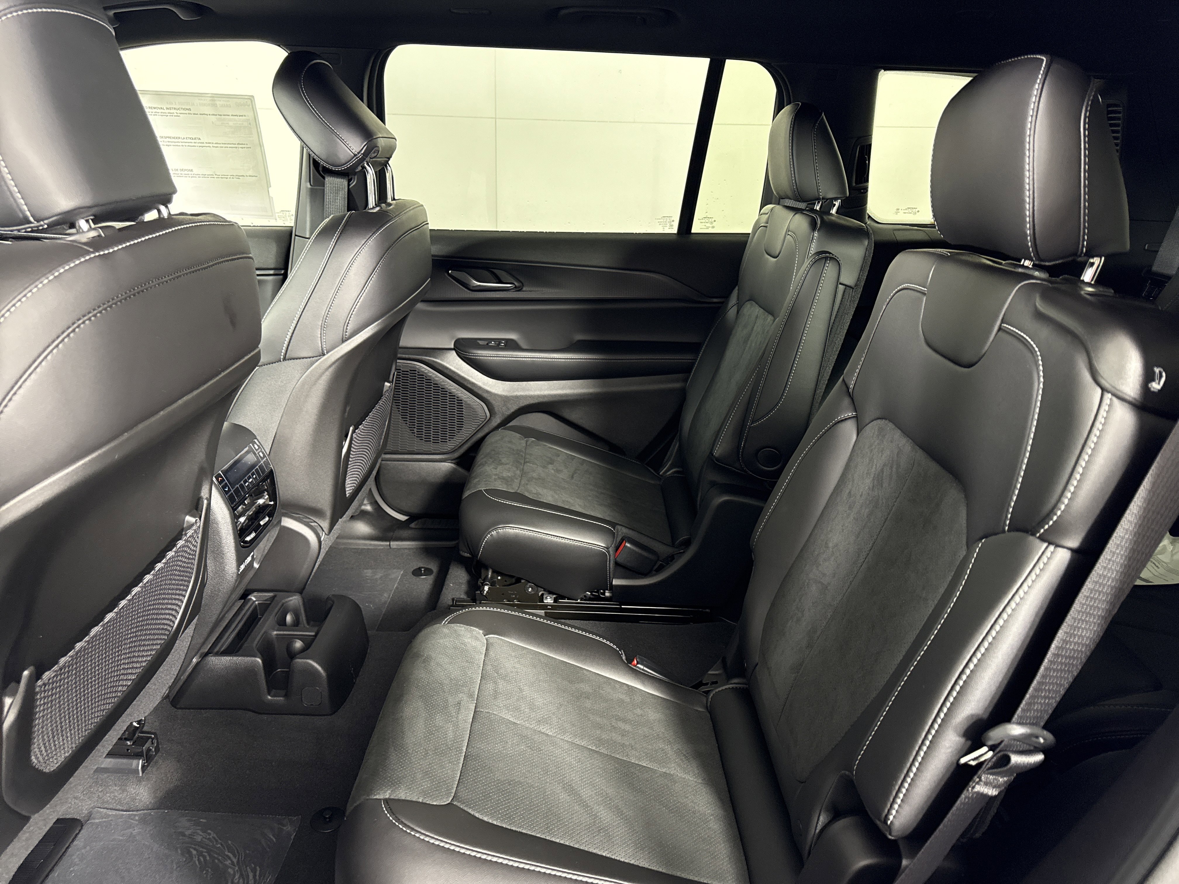 New 2025 Jeep Grand Cherokee L Altitude image 14