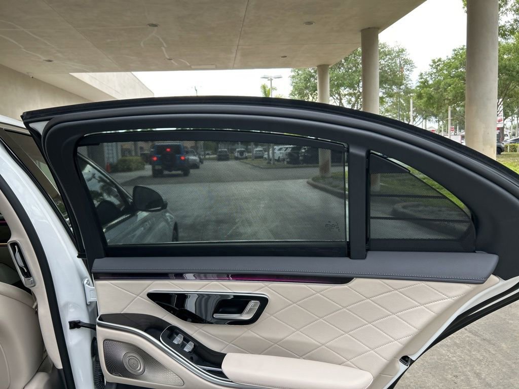 Used 2024 Mercedes-Benz S 580e 4MATIC Sedan w/ AMG Line image 40