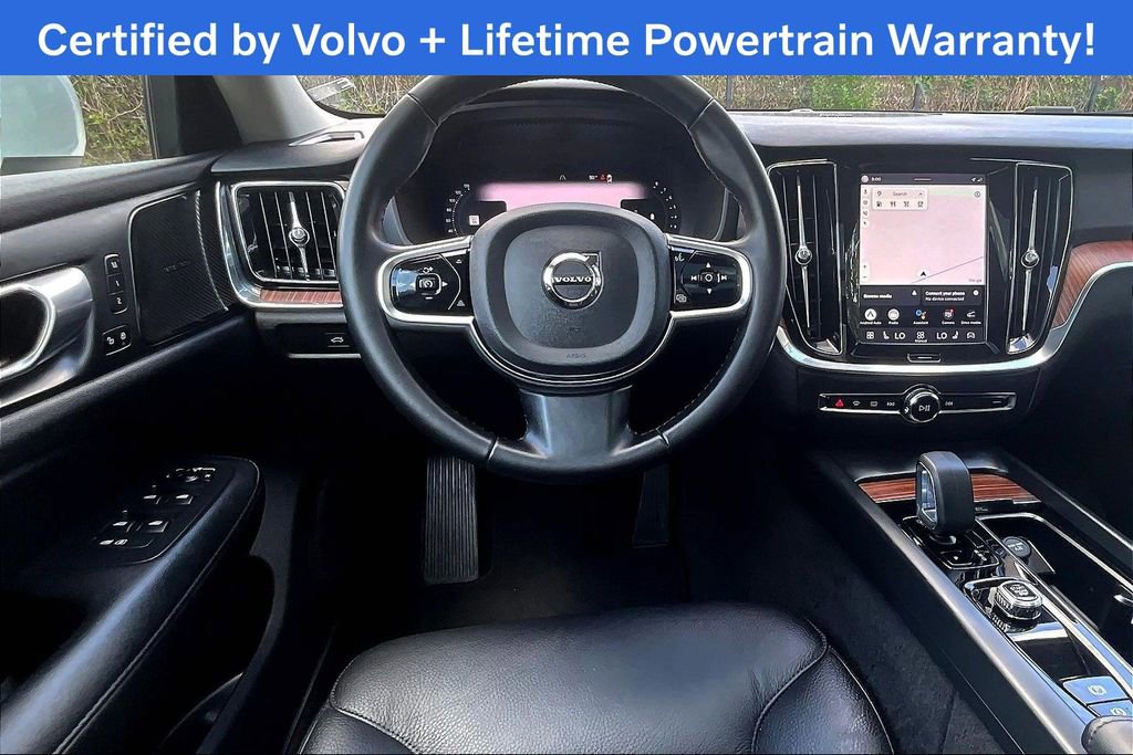 Used 2025 Volvo V60 B5 Cross Country Plus image 8