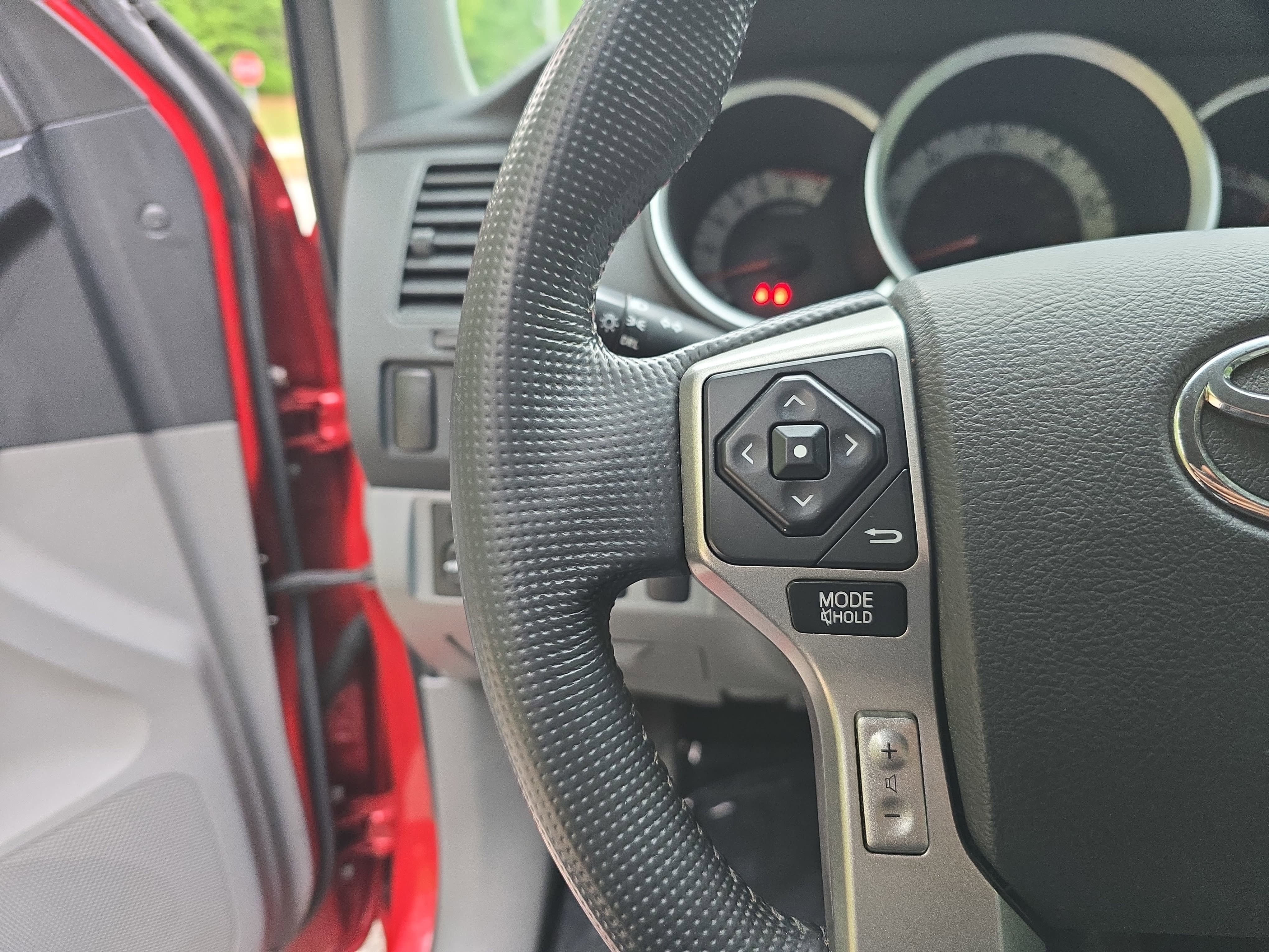 Used 2014 Toyota Tacoma PreRunner w/ Convenience Package RWD image 16