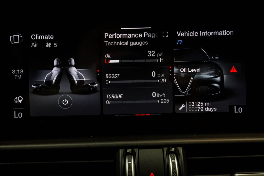 Used 2022 Alfa Romeo Giulia Veloce RWD image 31