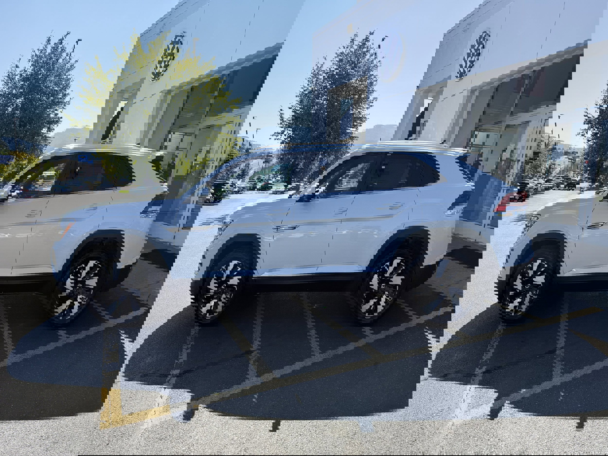New 2026 Volkswagen Atlas Cross Sport SE image 6