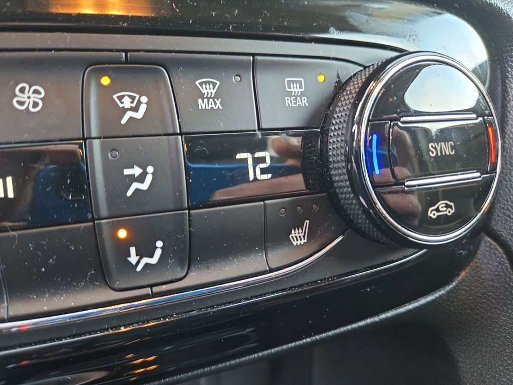 Used 2021 Buick Encore GX Select image 22