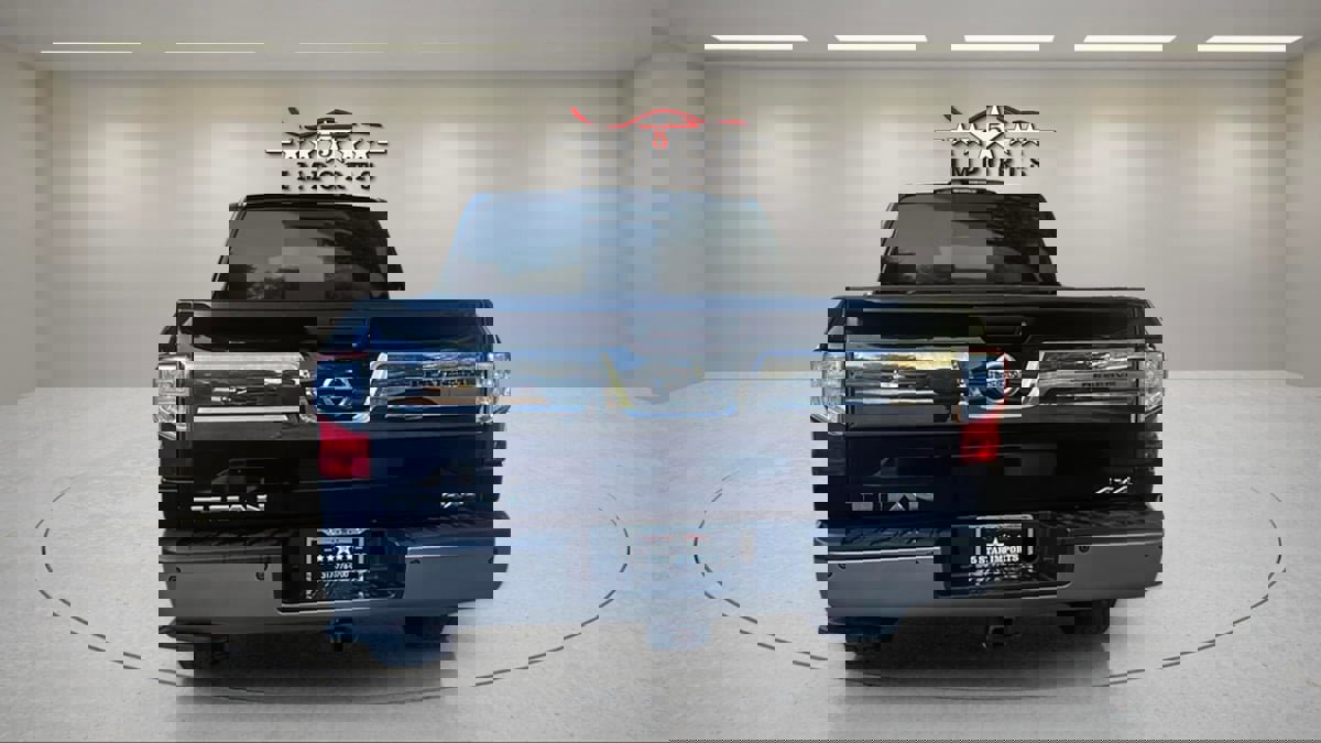 Used 2018 Nissan Titan Platinum Reserve image 4