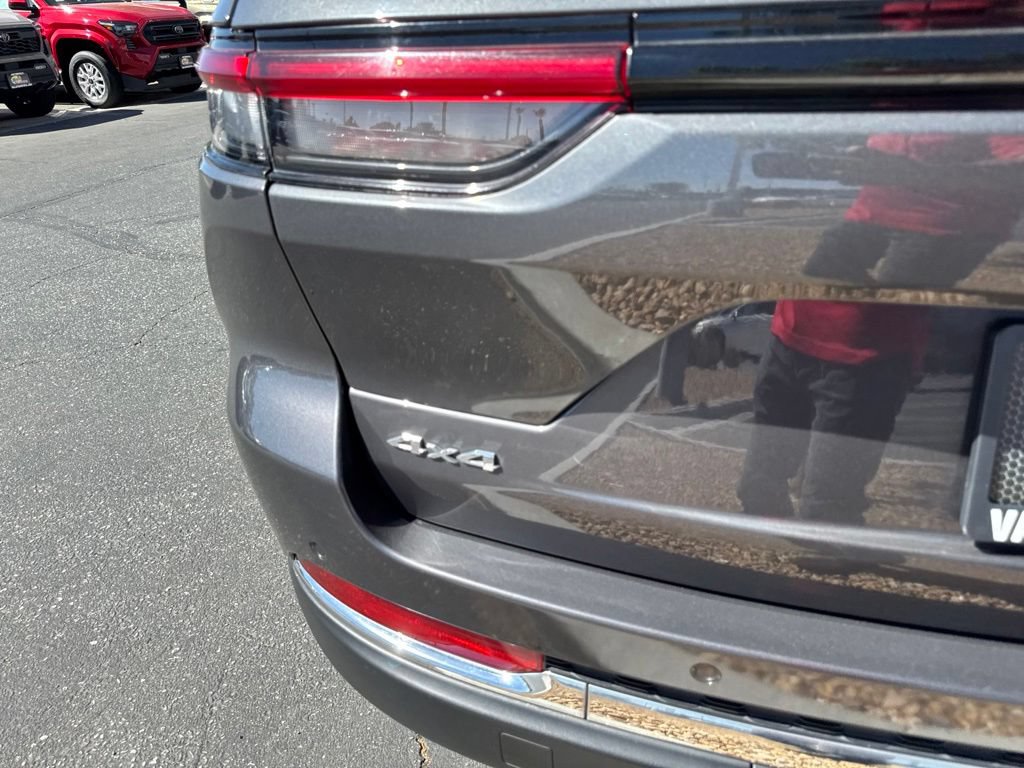 Used 2023 Jeep Grand Cherokee Limited AWD/4WD image 7