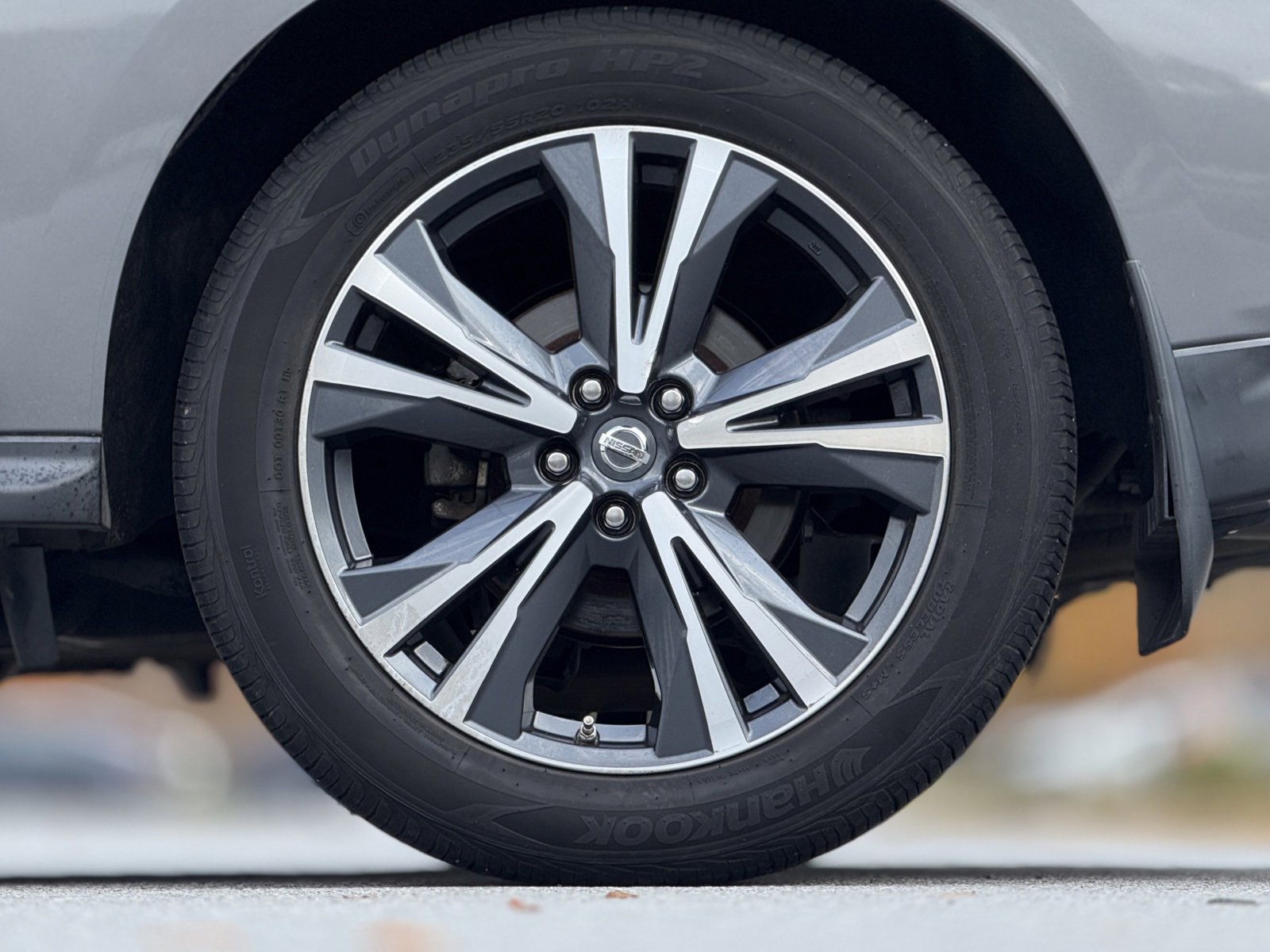 Used 2018 Nissan Pathfinder Platinum image 18