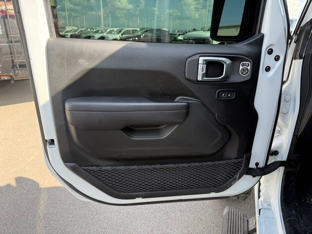 Used 2023 Jeep Gladiator Willys image 6