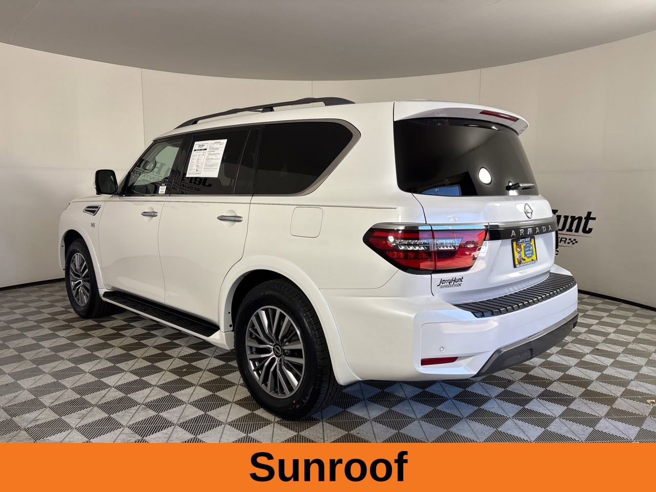 Used 2021 Nissan Armada SL w/ Captain's Chairs Package image 7