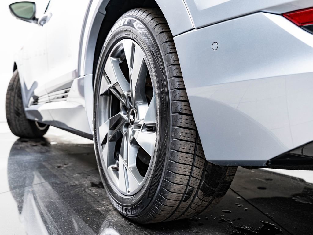 Used 2021 Audi e-tron Premium w/ Convenience Plus Package AWD/4WD image 48