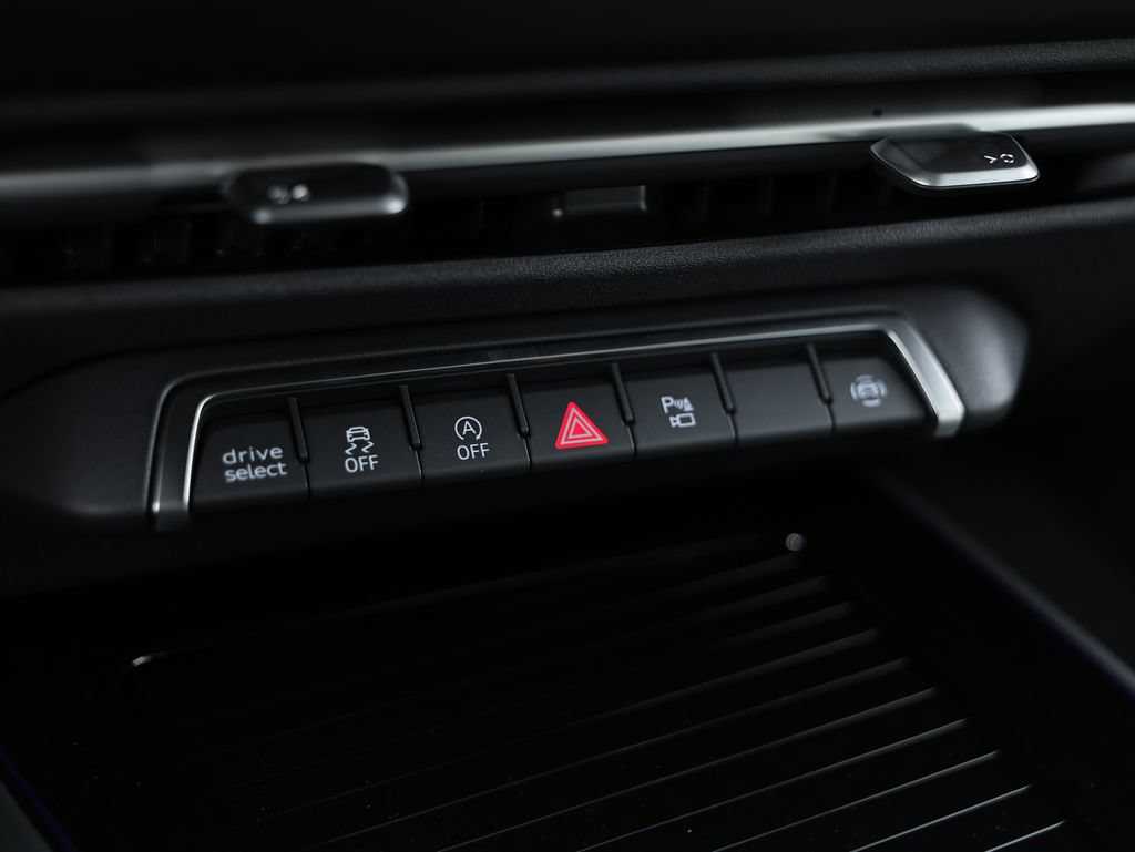 New 2026 Audi Q3 quattro 2.0T AWD/4WD image 39