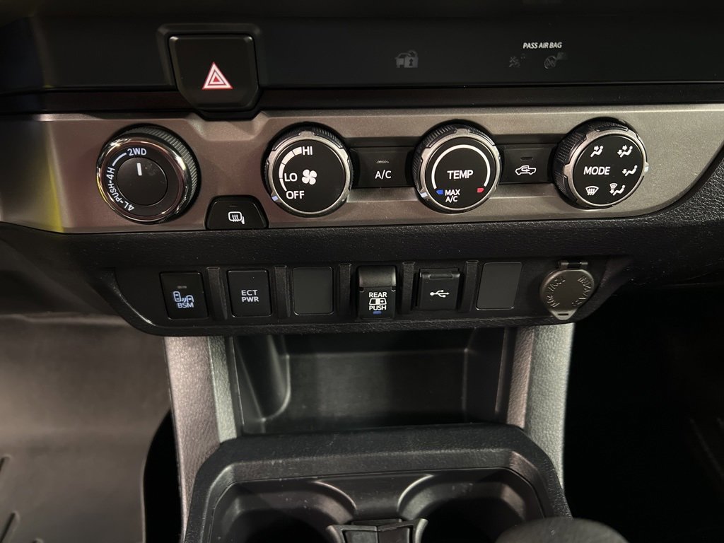 Used 2020 Toyota Tacoma SR5 w/ Technology Package image 15