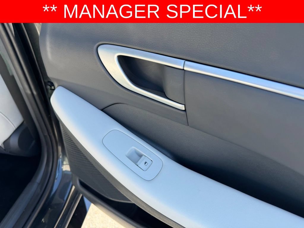 Used 2025 Hyundai Sonata SEL FWD image 35