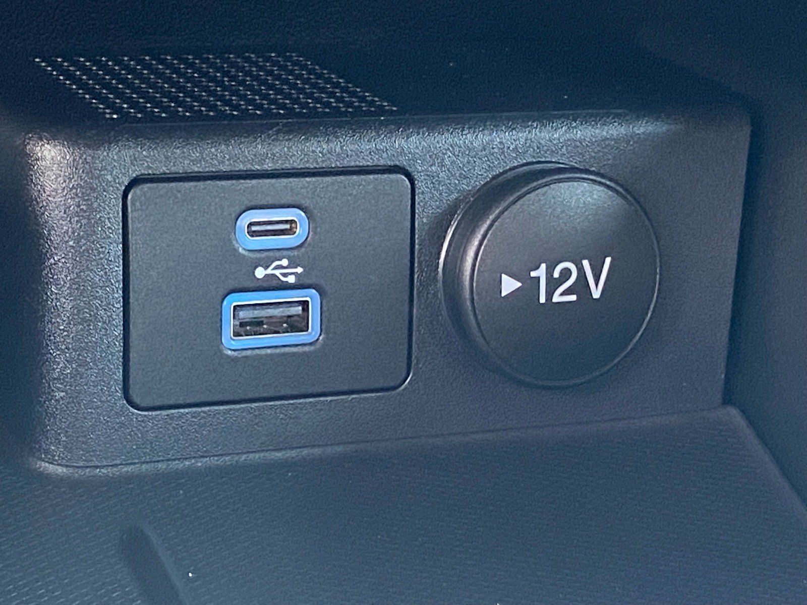 Certified 2022 Ford Escape SE w/ SE Sport Appearance Package FWD image 19