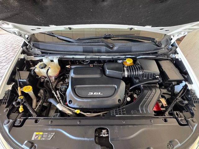 Used 2017 Chrysler Pacifica Touring-L FWD image 23