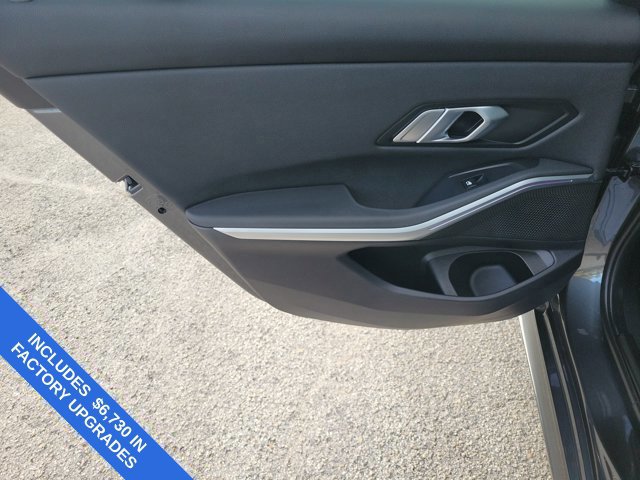 Used 2020 BMW 330i Sedan w/ M Sport Package RWD image 15