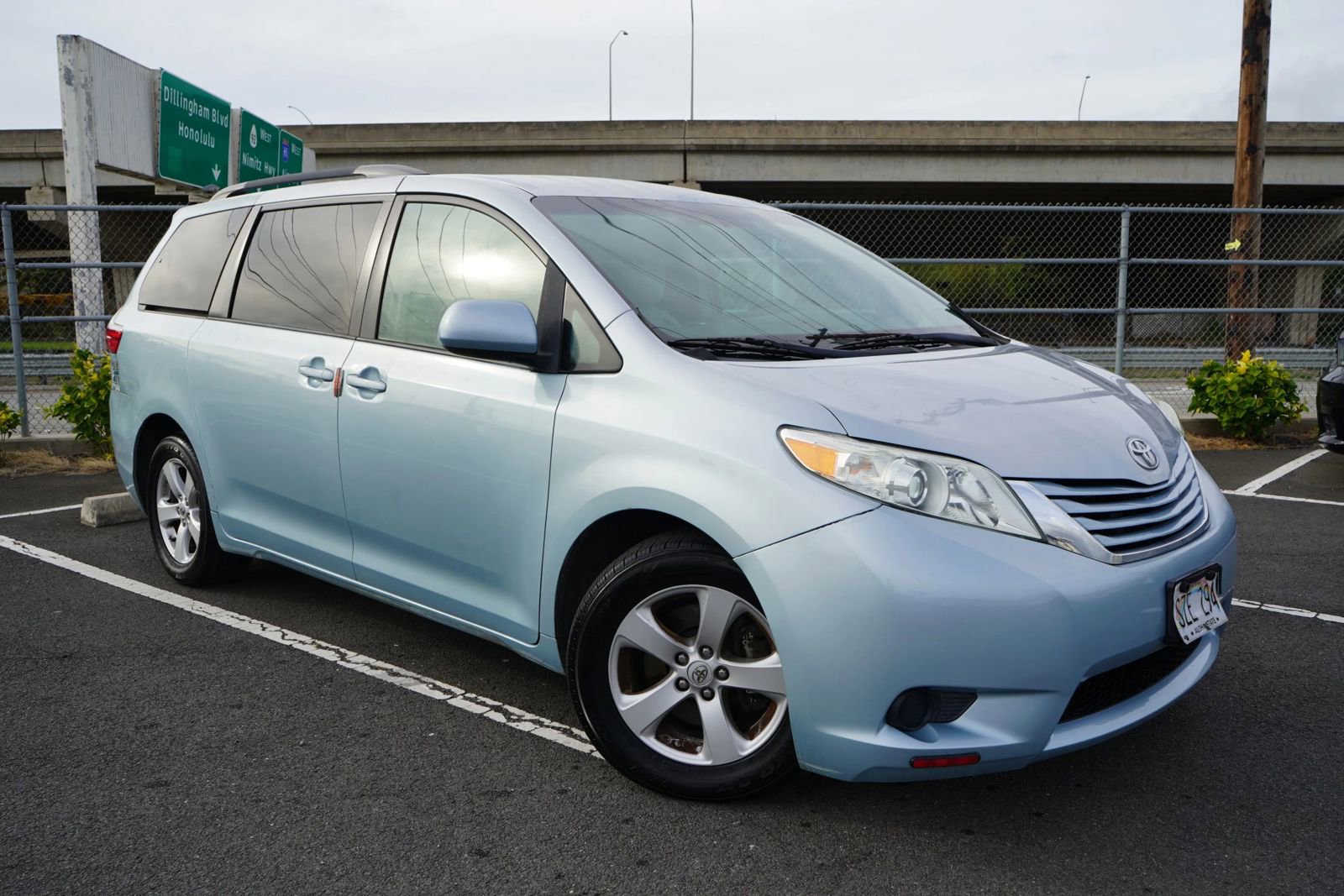 Used 2017 Toyota Sienna LE image 5