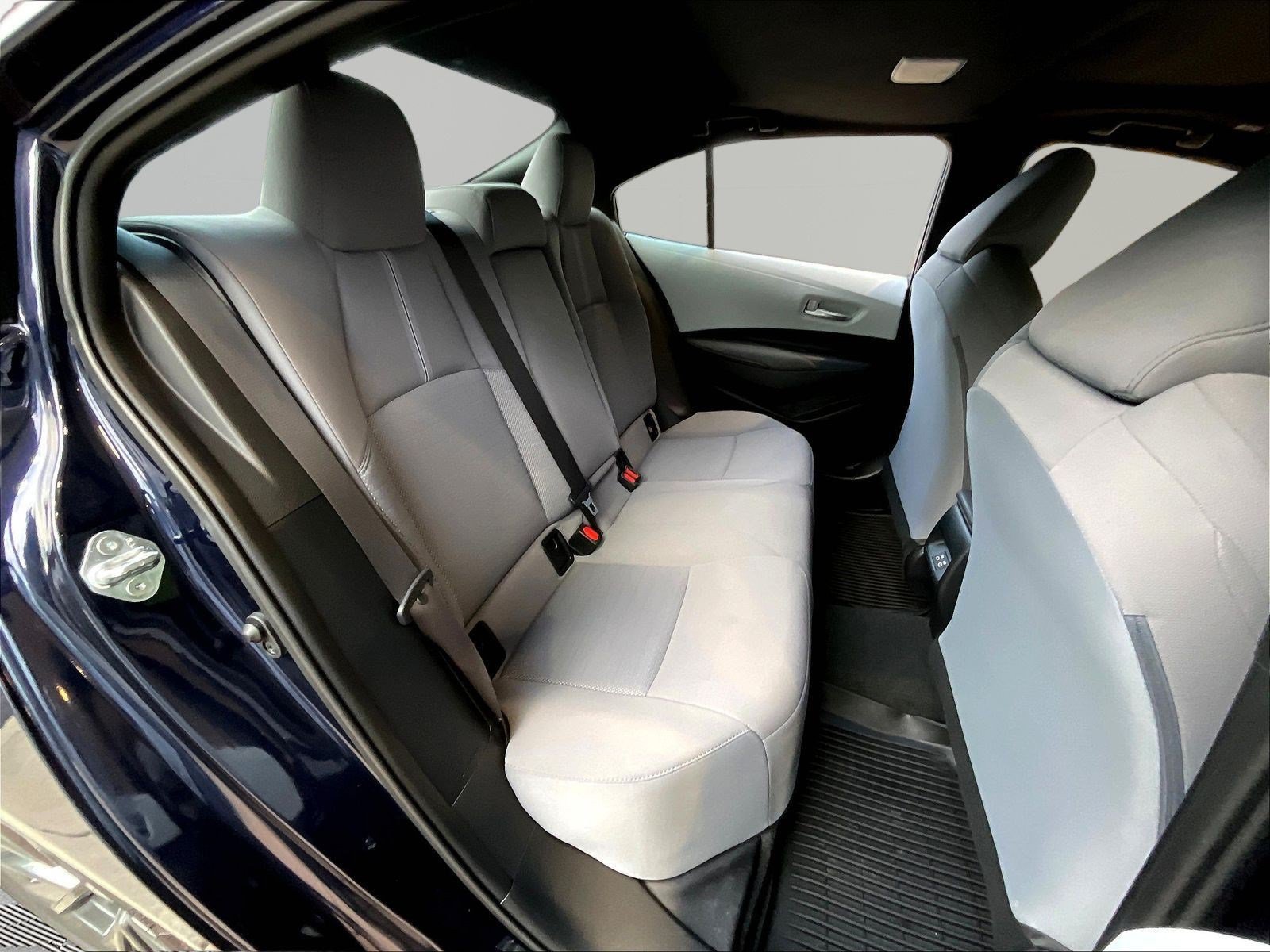 Used 2024 Toyota Corolla SE w/ SE Premium Package FWD image 25