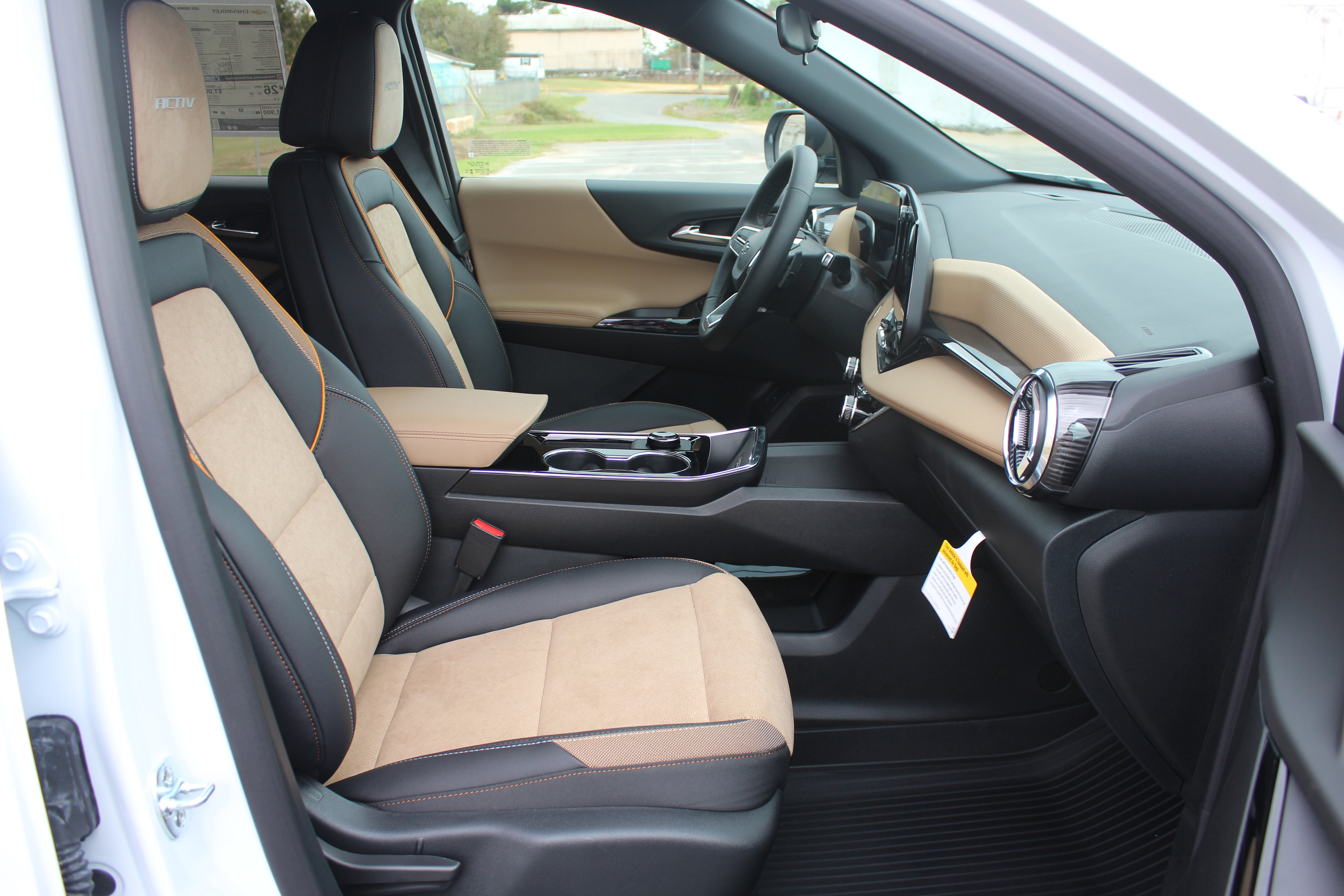 New 2026 Chevrolet Equinox ACTIV w/ LPO, Floor Liner Package image 47