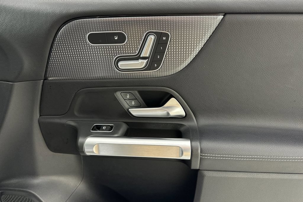 Certified 2022 Mercedes-Benz GLB 250 4MATIC image 24