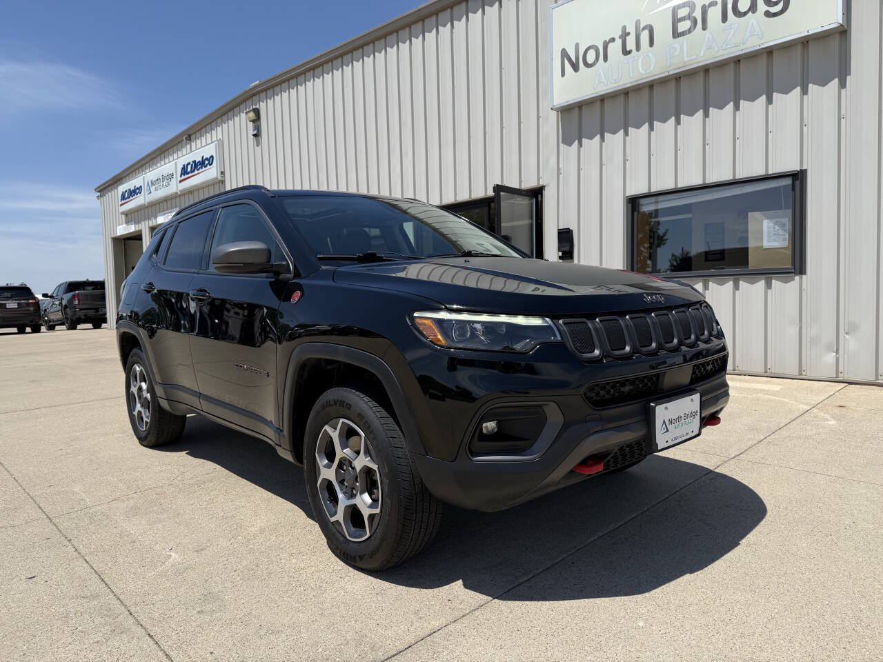 Used 2022 Jeep Compass Trailhawk w/ Trailhawk Elite Group AWD/4WD image 1