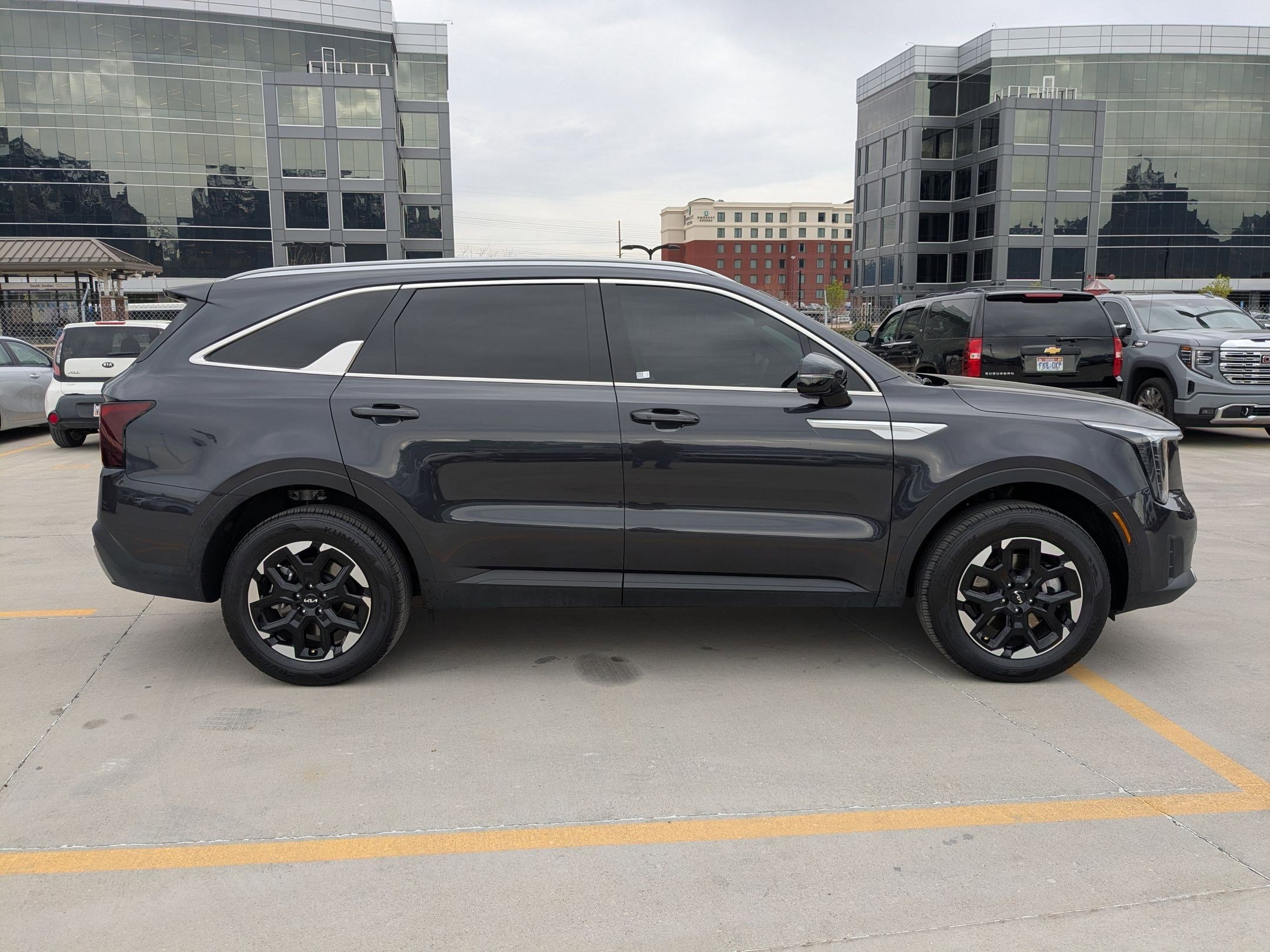 Certified 2025 Kia Sorento S image 6