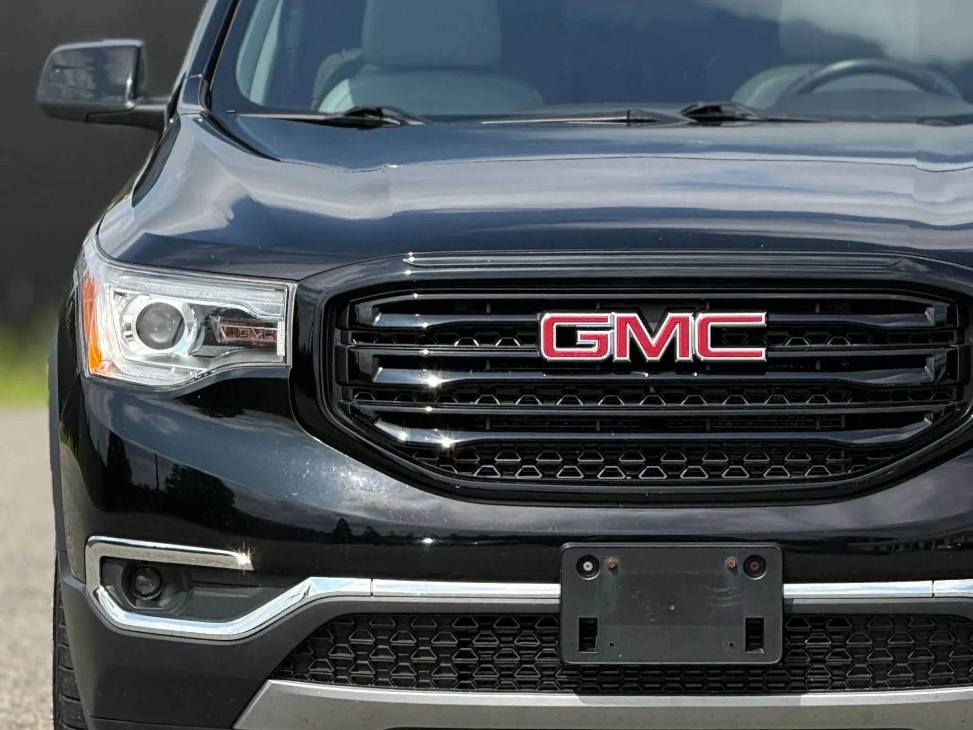 Used 2017 GMC Acadia SLT w/ LPO, Black Accent Package FWD image 11